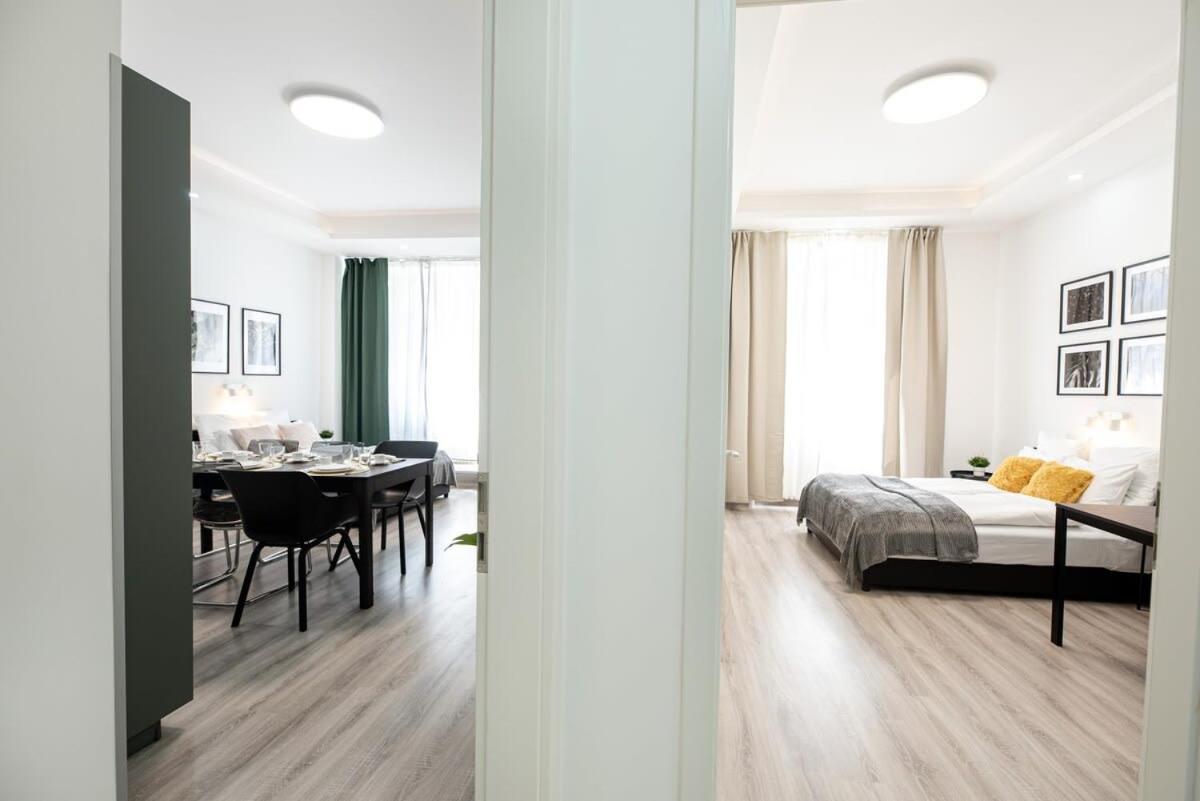 Charming Studio At Downtown Budapeste Exterior foto